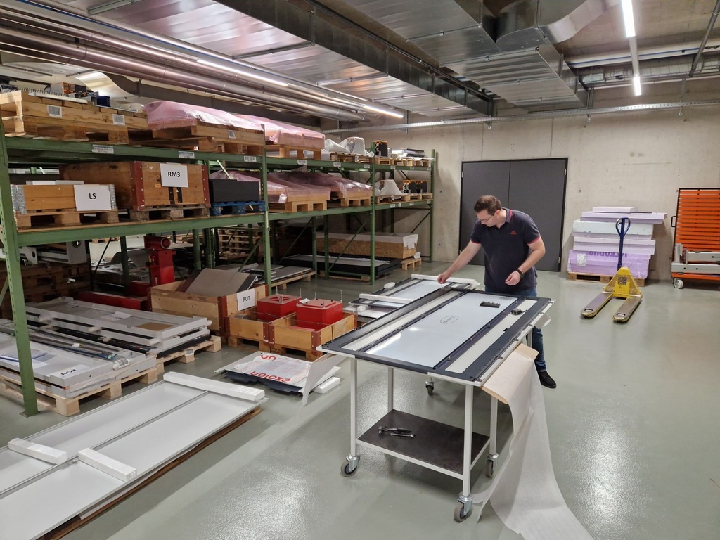 Maschinenverschalung mit Kunststoff-Glas vormontiert