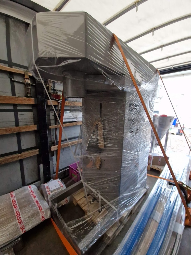 Edelstahl Schweisskonstruktion mechanisch bearbeitet und Glasperlengestrahlt