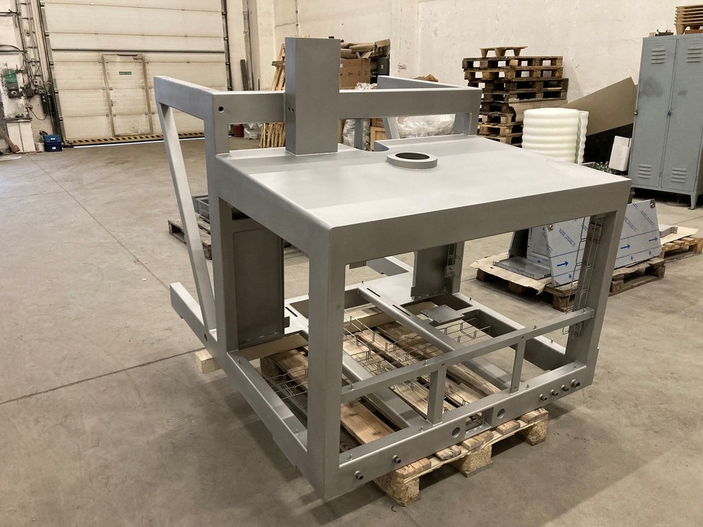 Edelstahlschweisskonstruktion mit Glasperlenstrahlen