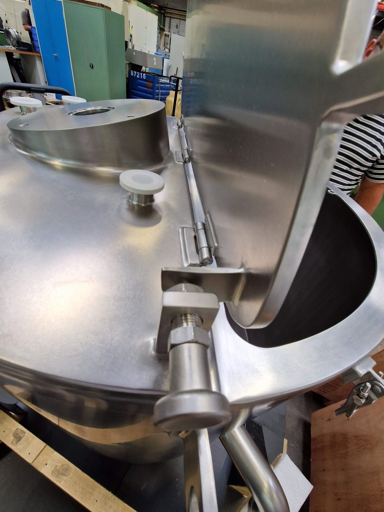 Deckel zu Beistellbehälter mit Arretierung