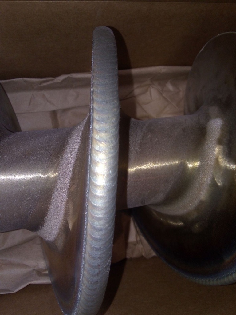 Schneckenförderer mit STELIT Beschichtung vor dem Schleifen